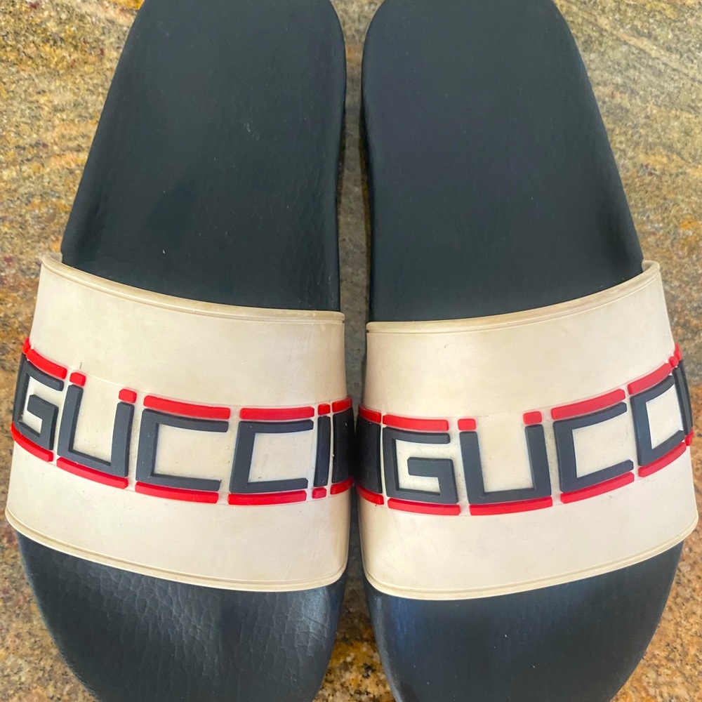 Authentic used Gucci pool slides womens size 39.5 9.5